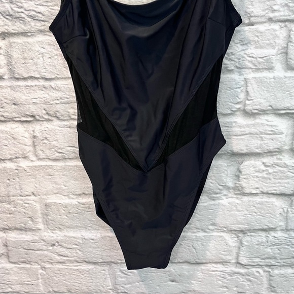 La Blanca by Rod Beattie blk one piece bathing suit size 10 w/ mesh V cut outs - Picture 4 of 14